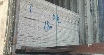 乌鲁木齐 芝麻白花岗岩石材3.0公分光面毛板装柜出货