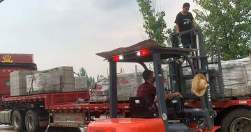 乌鲁木齐 黄金麻冰裂纹，地铺石装车