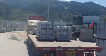 乌鲁木齐 芝麻白仿形路沿石，直形路沿石