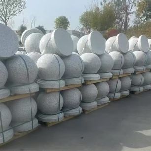 乌鲁木齐 白麻花岗岩石材圆球，石球，挡车球，隔离球，景观石球，风水球等