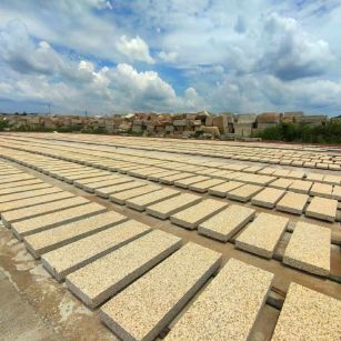 乌鲁木齐 黄金麻荔枝面花岗岩石材地铺石防护中