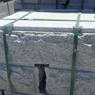 乌鲁木齐 芝麻白花岗岩自然面成品