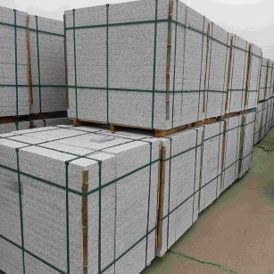 乌鲁木齐 白麻花岗岩石材荔枝面地铺石（300*600*50）