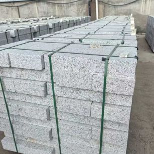 乌鲁木齐 白麻花岗岩路沿石，弧形路沿石，道牙石，马路牙子，界石，路缘石，平沿石，直岩石，平缘石等