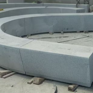 乌鲁木齐 芝麻白花岗岩光面弧形坐凳