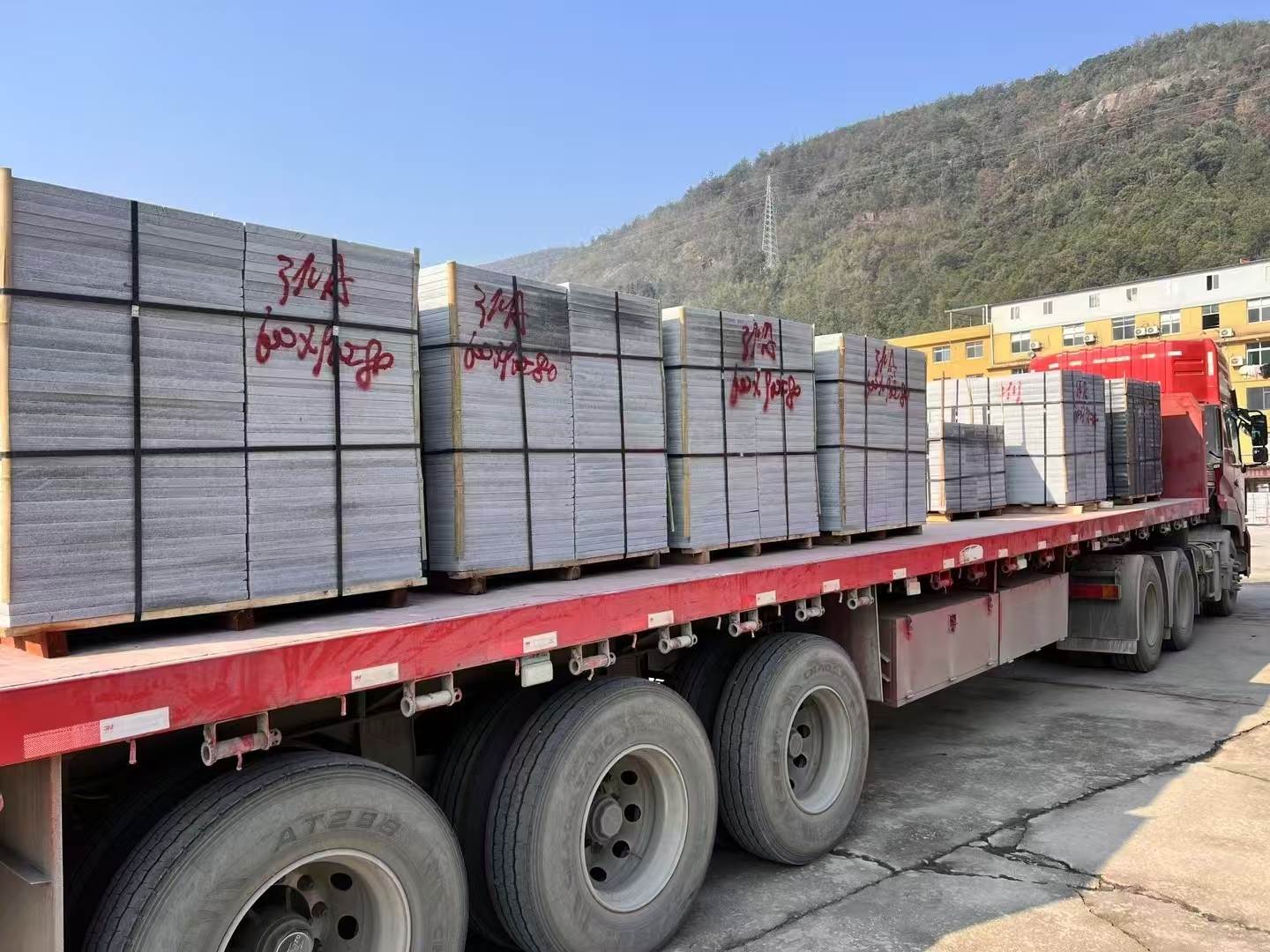 乌鲁木齐 芝麻灰地铺石出货日常