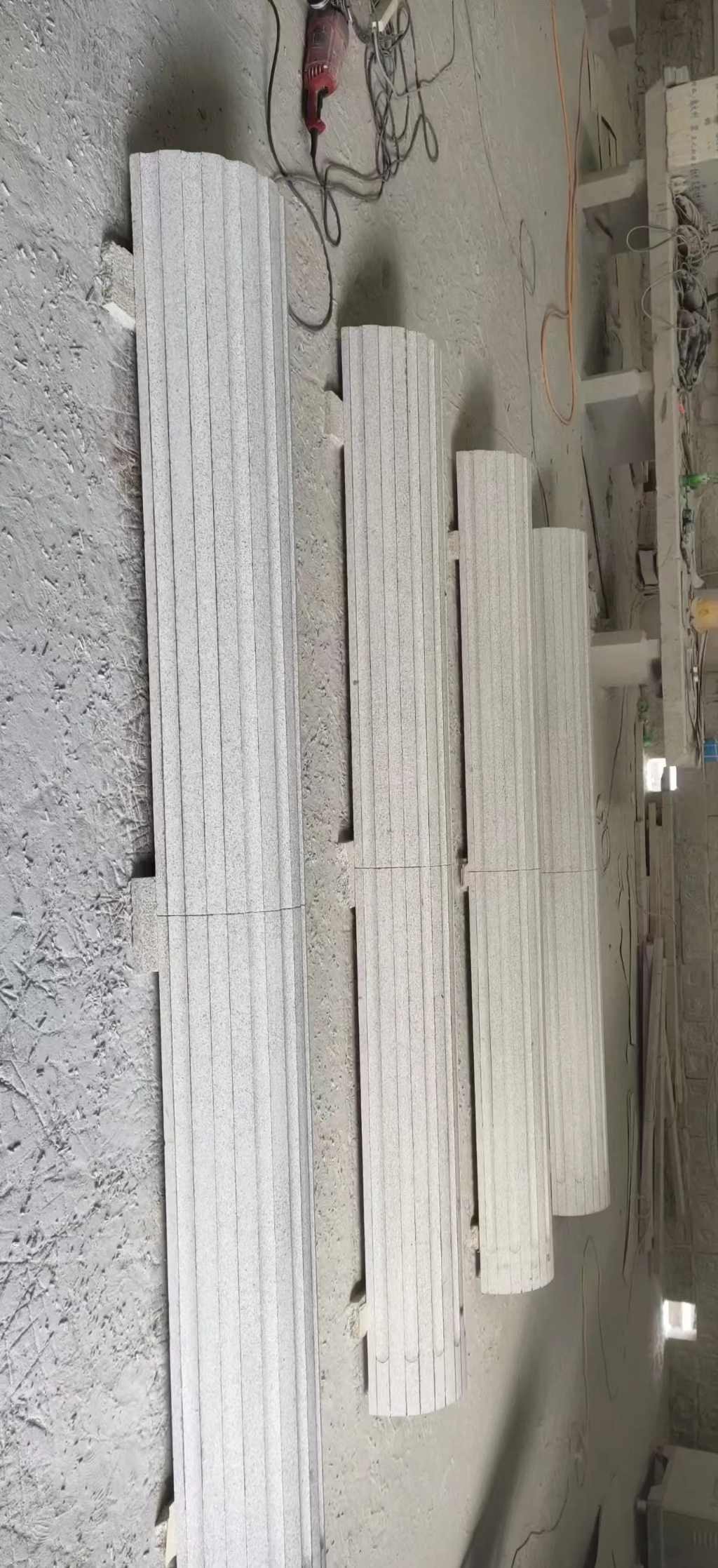 乌鲁木齐 花岗岩厂家带你看白麻花岗岩门楼大柱柱皮