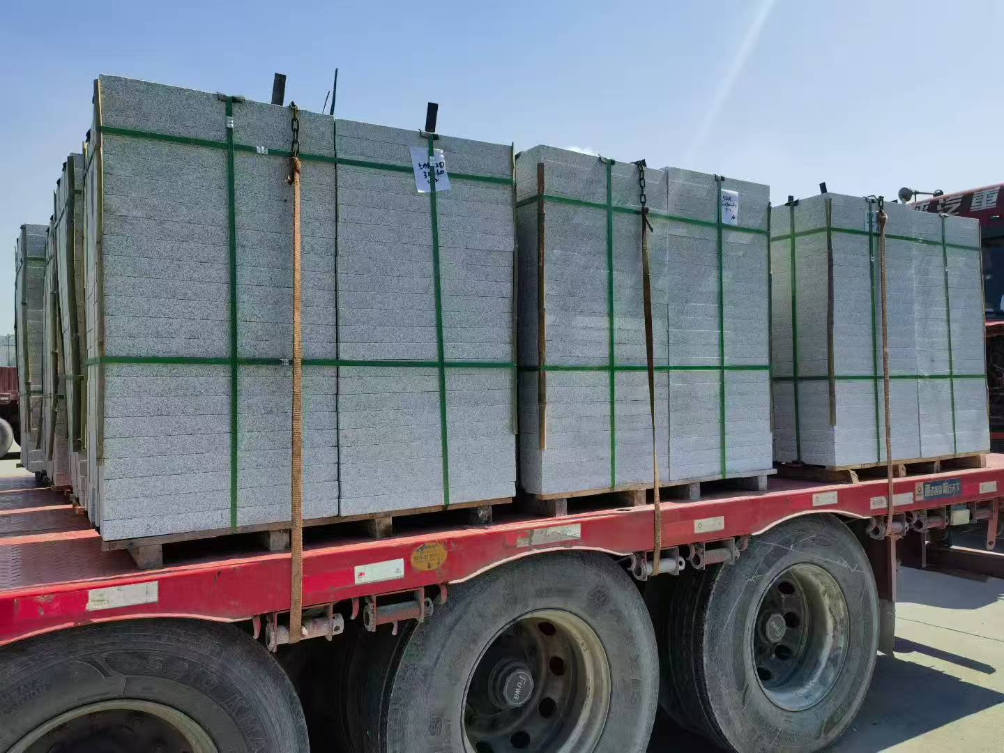 乌鲁木齐芝麻白花岗岩出货日常地铺石