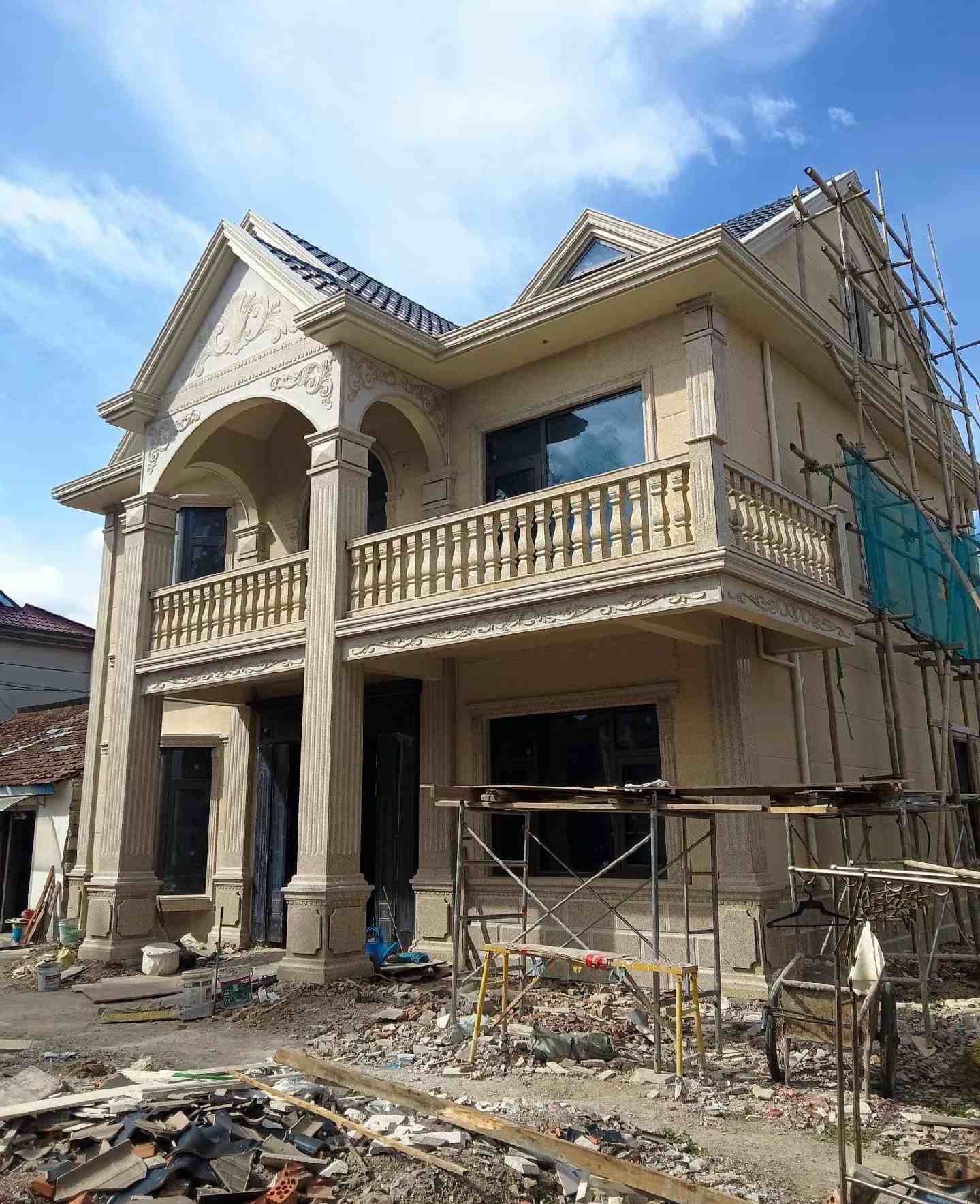 乌鲁木齐 黄金麻花岗岩石材私人别墅雕花门楼柱阳台栏杆