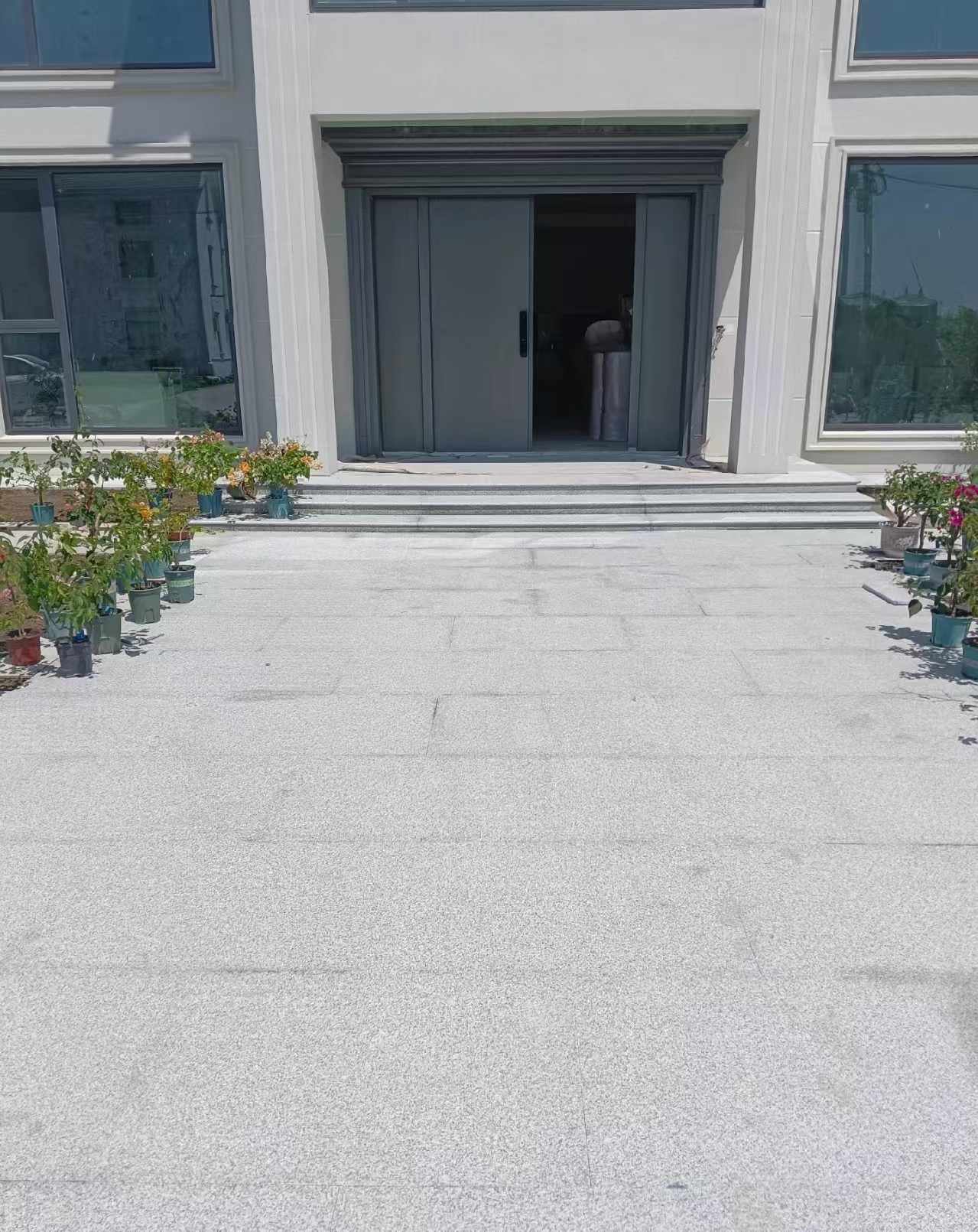 乌鲁木齐 芝麻白花岗岩地铺石地面铺装