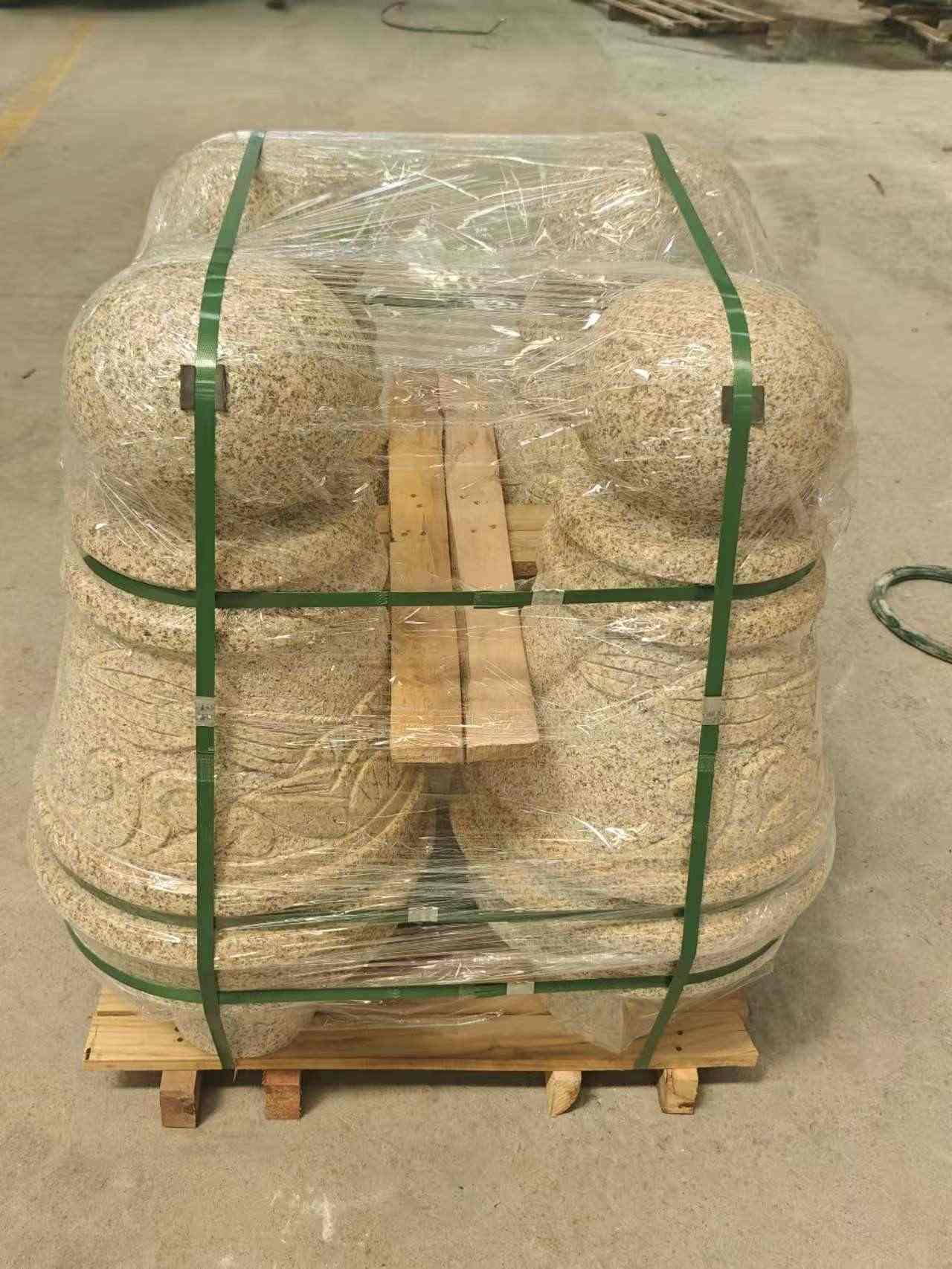 乌鲁木齐 黄金麻异形定制雕花——棒棒糖挡车柱