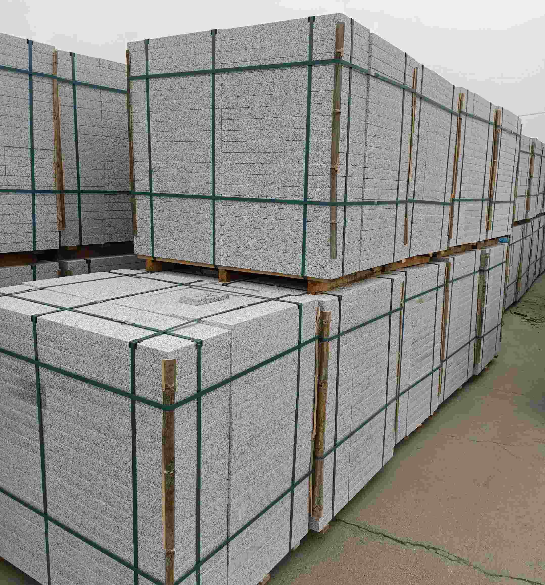 乌鲁木齐 白麻花岗岩石材荔枝面地铺石（300*600*50）