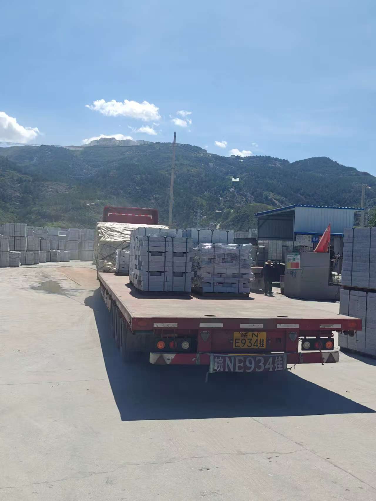 乌鲁木齐 芝麻白仿形路沿石，直形路沿石