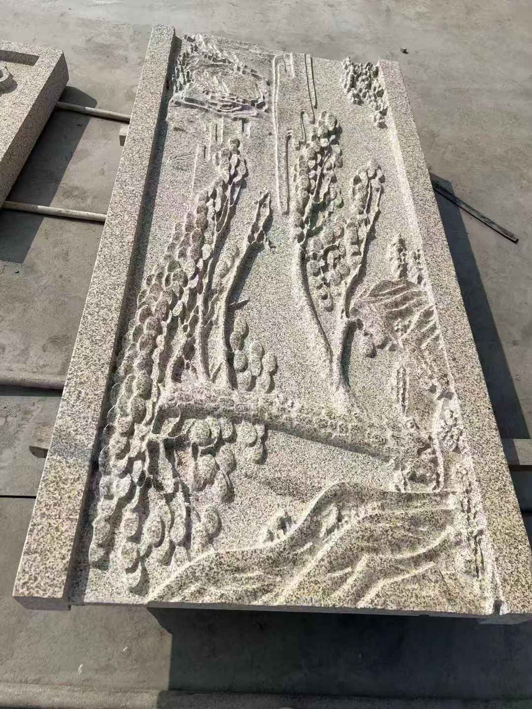 乌鲁木齐 黄金麻雕刻板浮雕迎客松