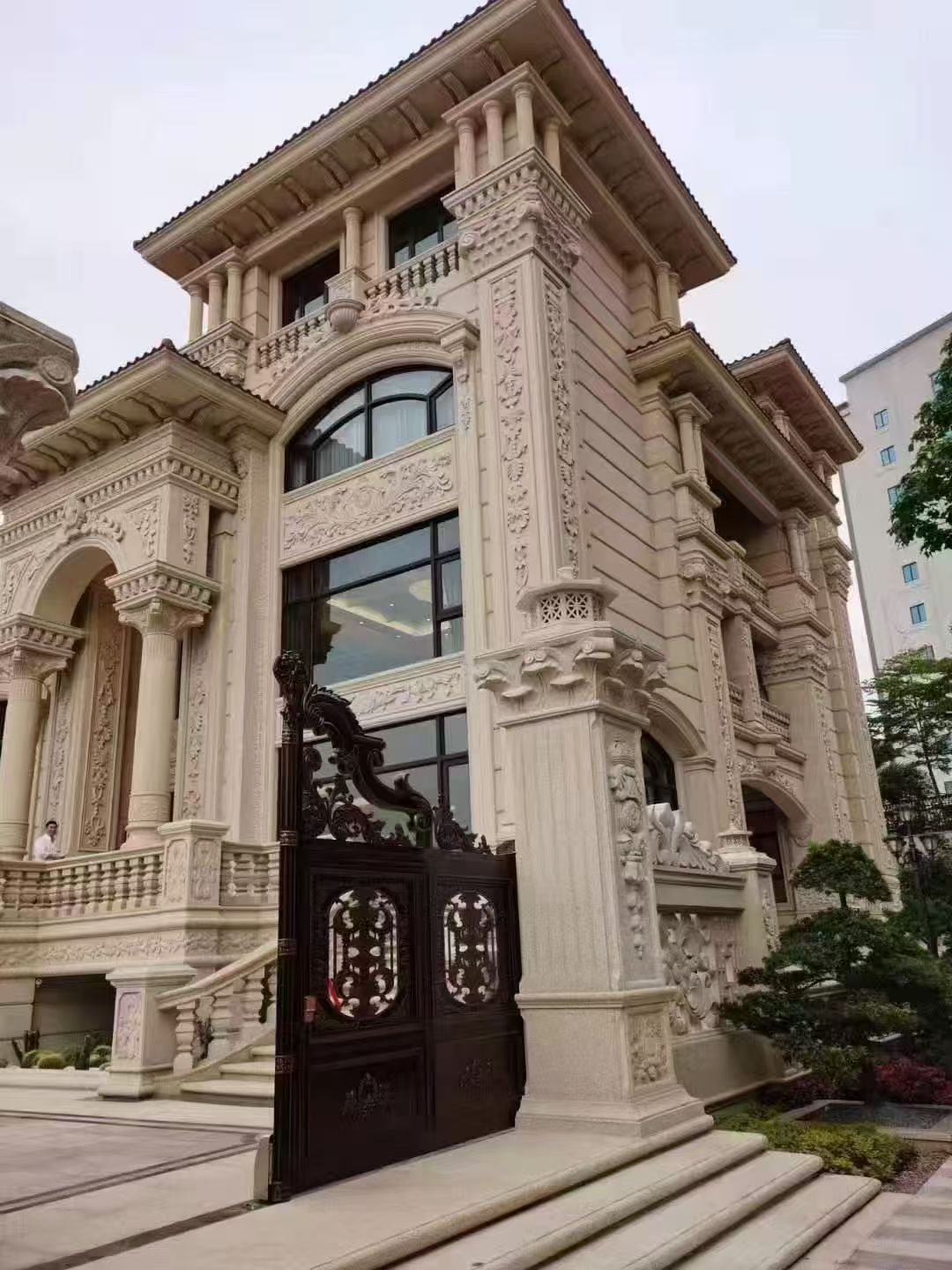 乌鲁木齐 黄金麻花岗岩别墅外墙干挂效果展示