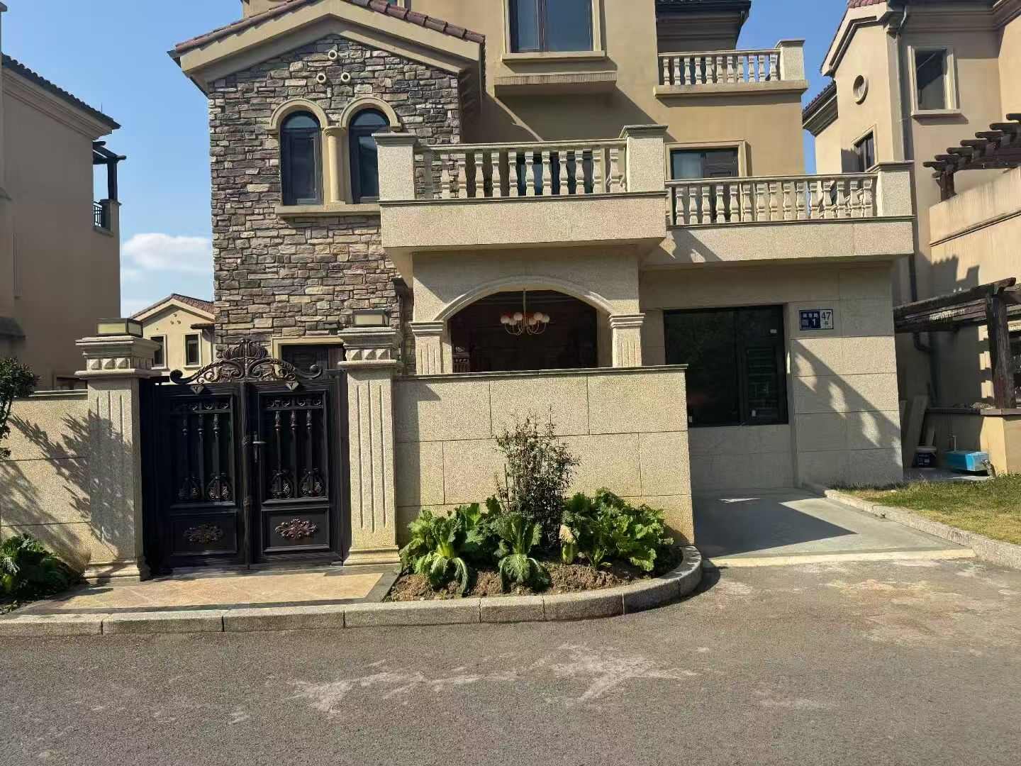 乌鲁木齐黄金麻别墅案例展示