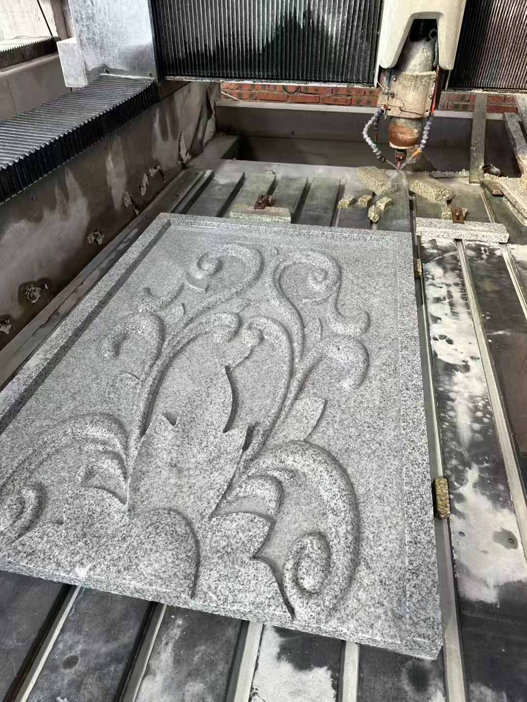 乌鲁木齐 白麻别墅干挂雕花板