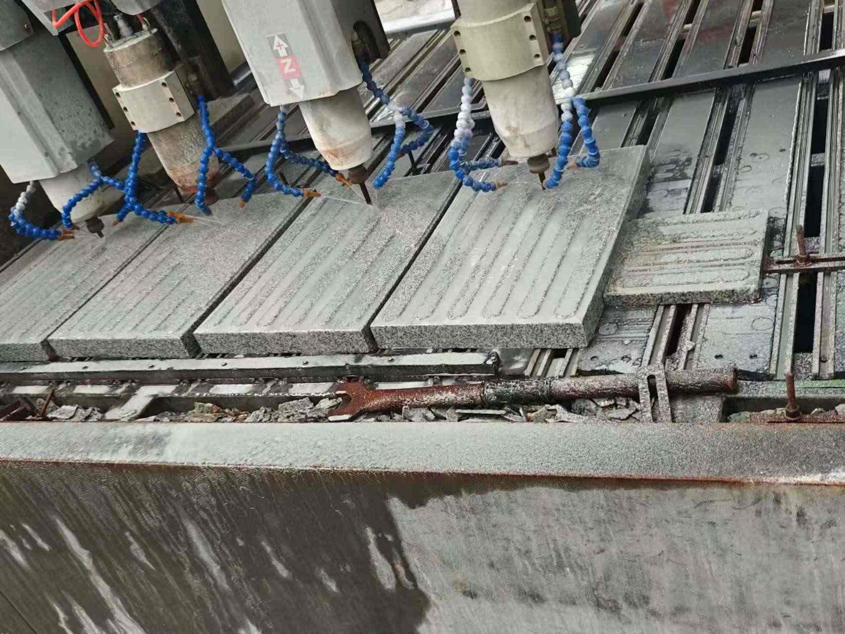 乌鲁木齐 芝麻白花岗岩荔枝面盲道雕刻