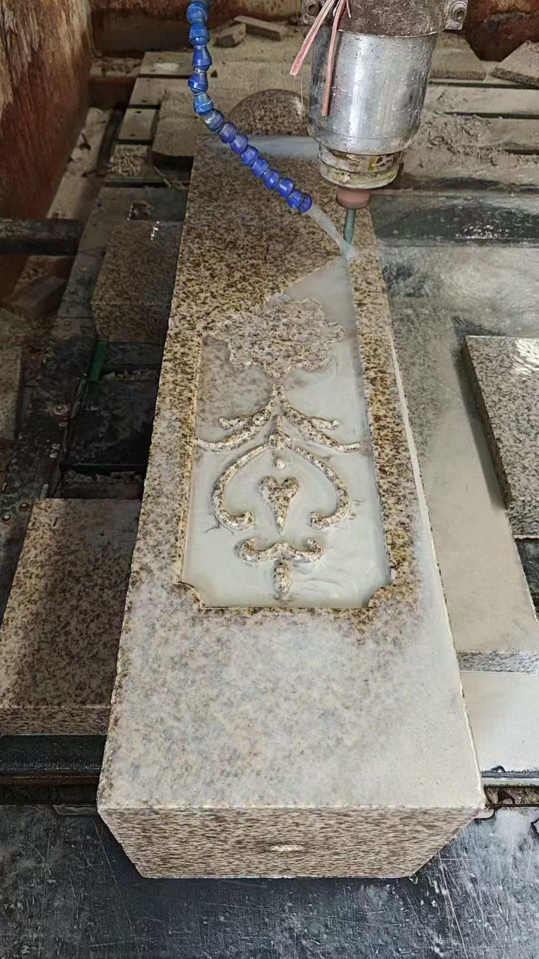 乌鲁木齐 黄金麻花岗岩异形加工雕刻栏杆大柱