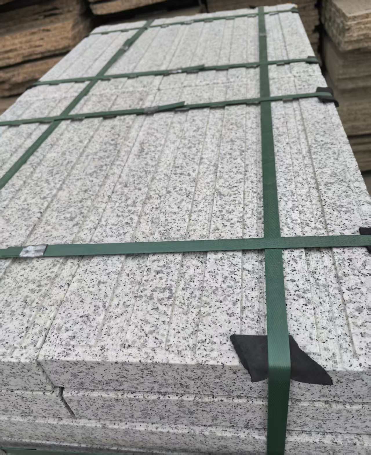 乌鲁木齐 白麻花岗岩直行盲道石，盲条，地铺石