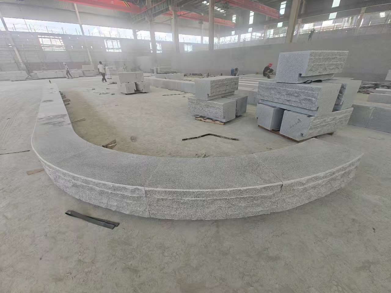 乌鲁木齐 芝麻白异形坐凳，自然面光面弧形加工