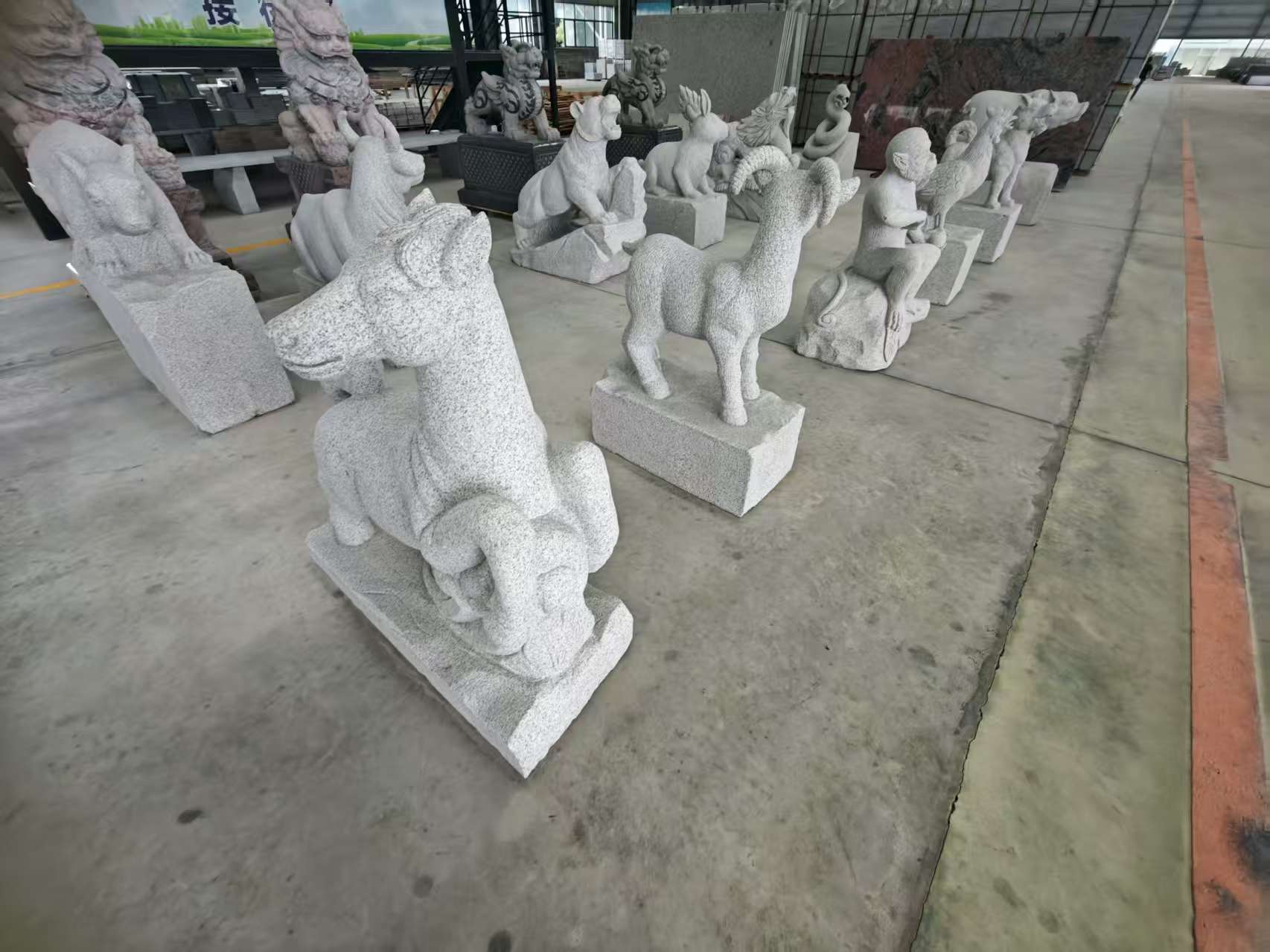 乌鲁木齐 芝麻白花岗岩造型立体雕刻——十二生肖