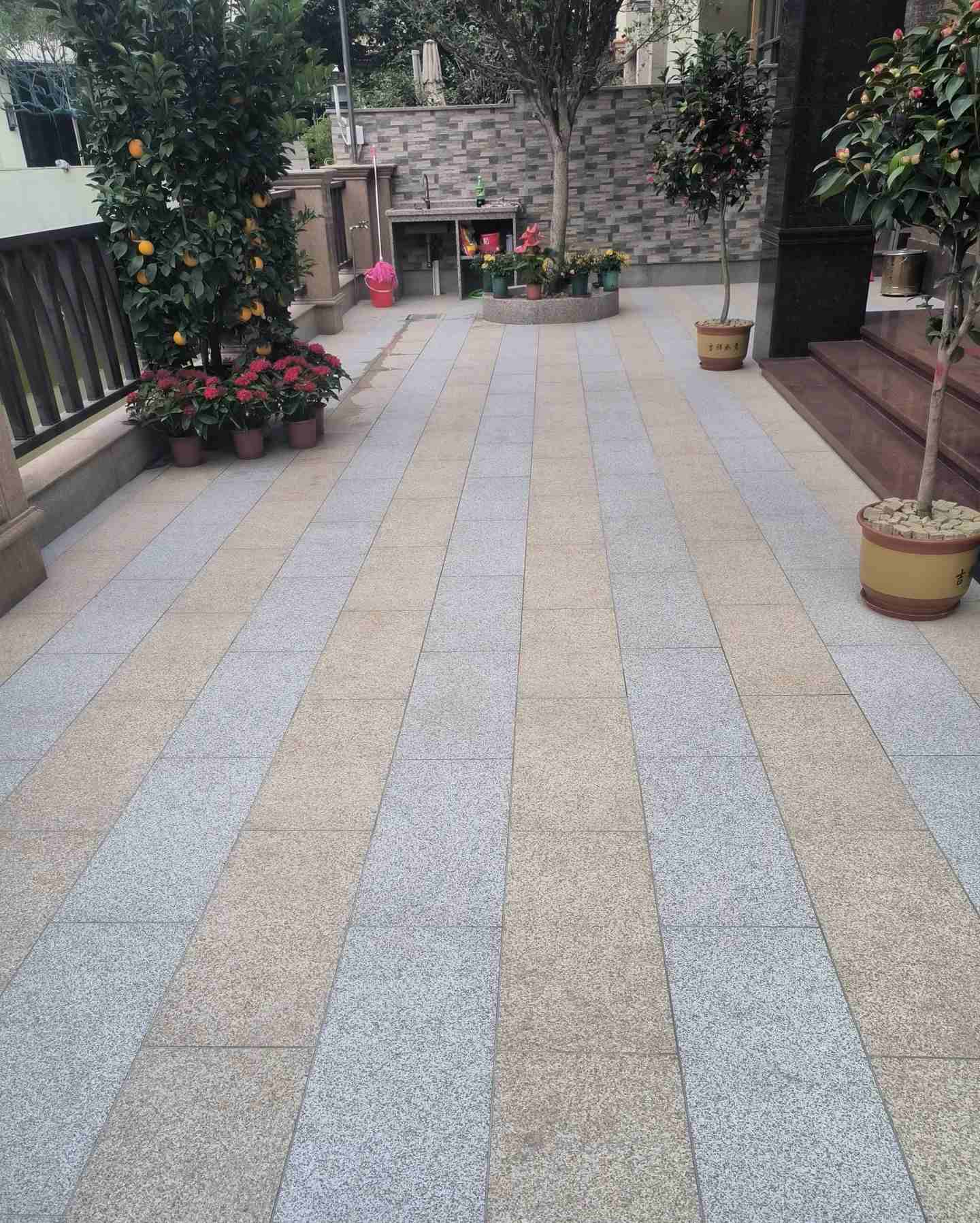 乌鲁木齐 黄金麻白麻荔枝面庭院铺装展示