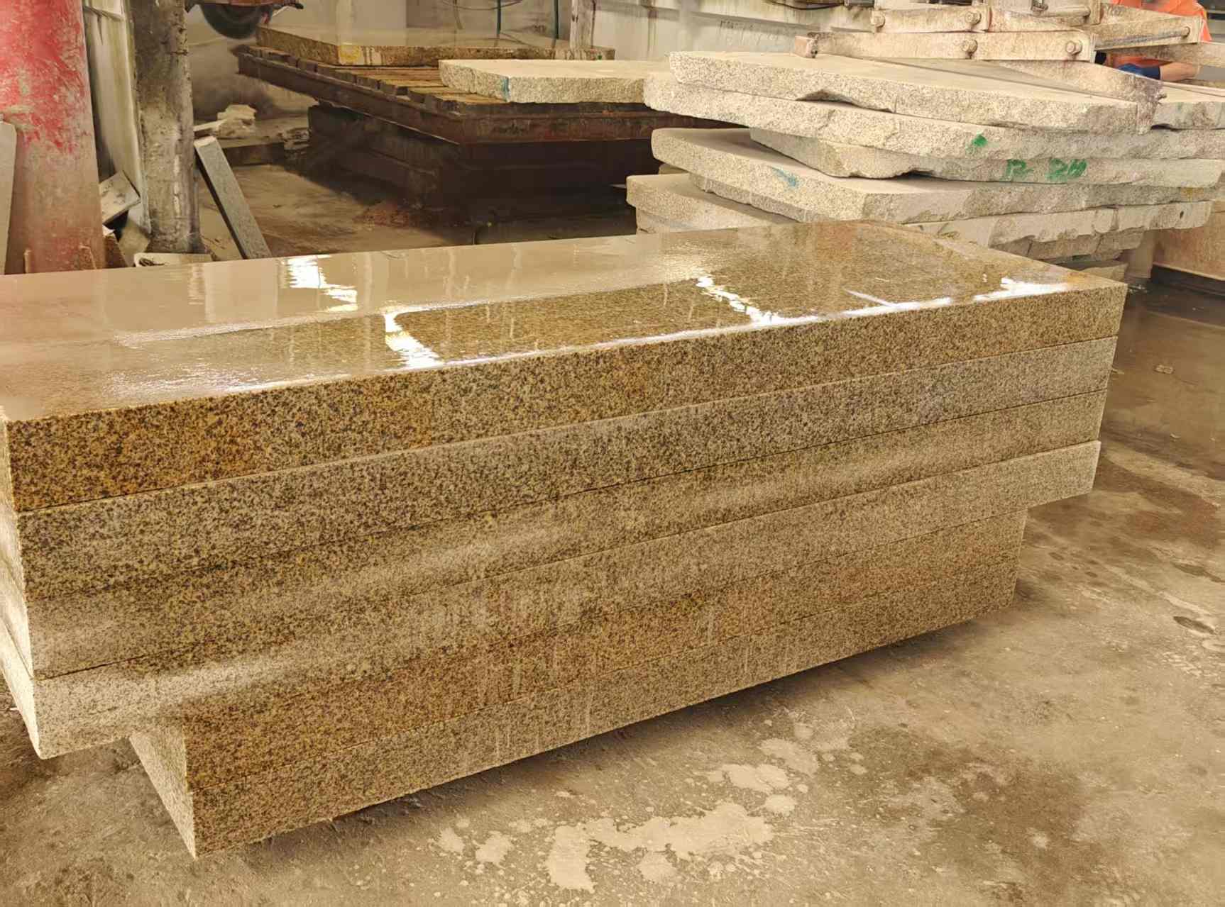 乌鲁木齐 黄金麻栏杆料半成品加工中